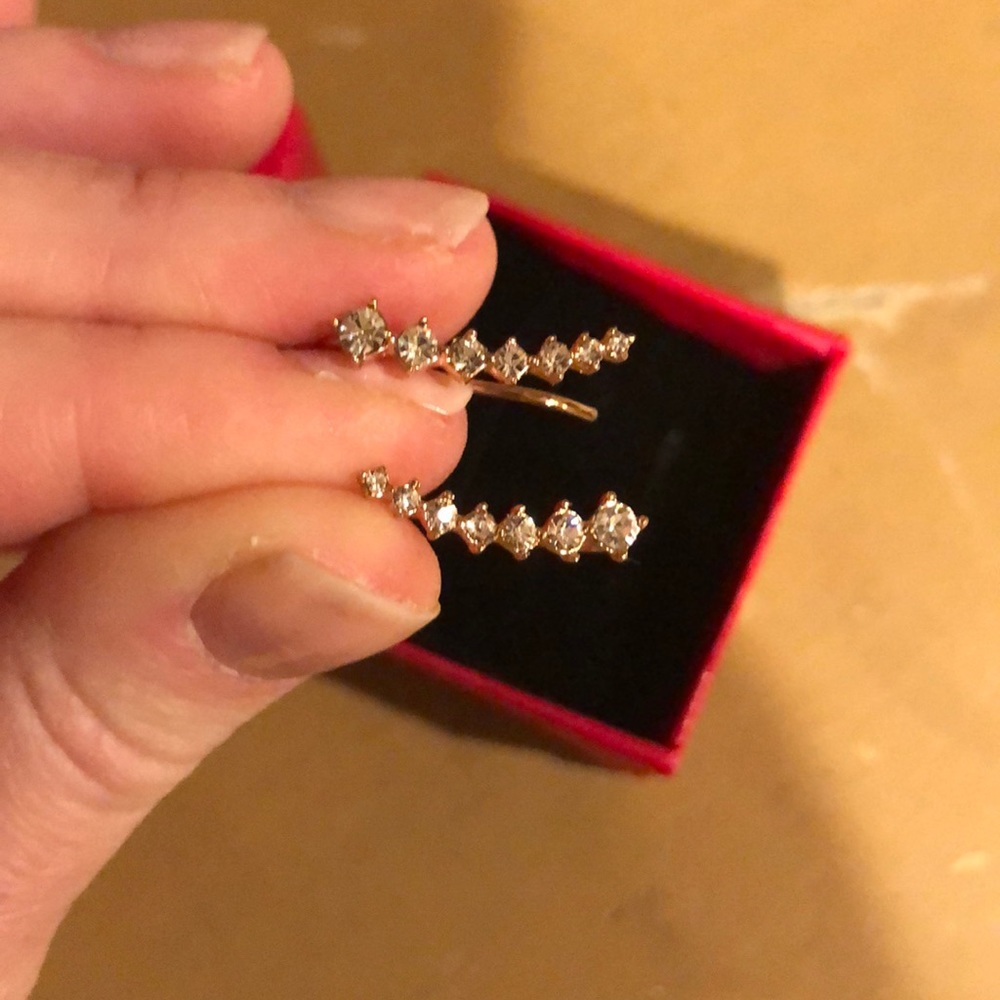 Diamond crawler earrings - Picture 3 of 3